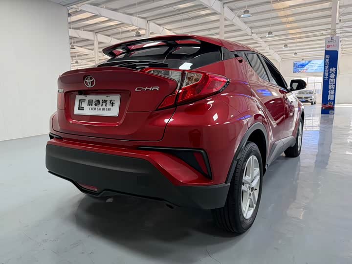 Фото 4 - Toyota C-HR