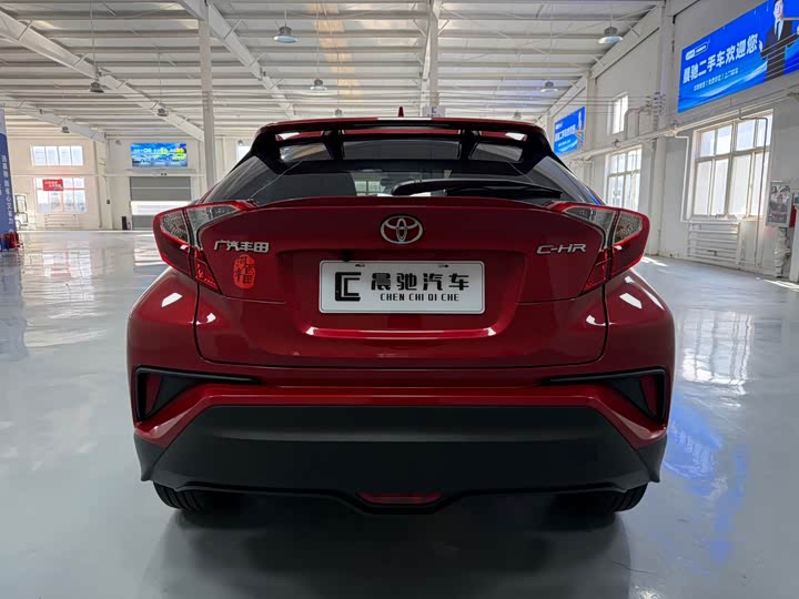 Фото 5 - Toyota C-HR