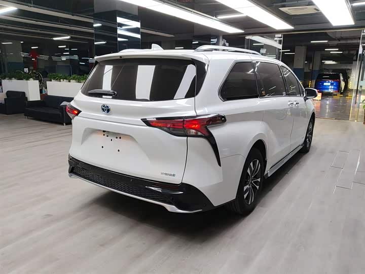 Фото 7 - Toyota Granvia