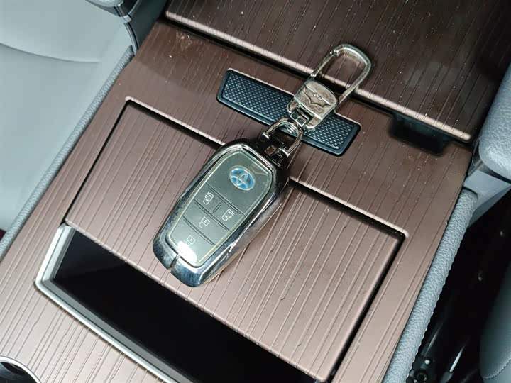 Фото 9 - Toyota Granvia