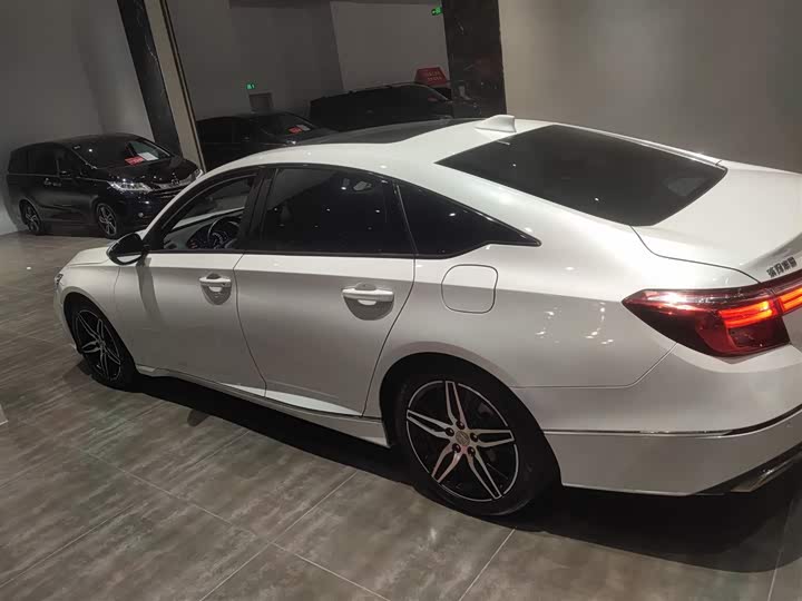 Фото 5 - Honda Inspire