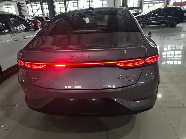 Фото 6 - BYD Qin Plus