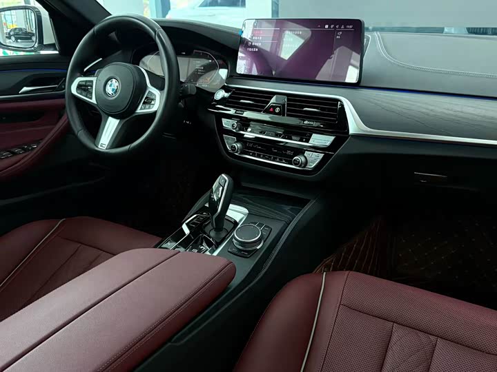 Фото 5 - BMW 5 Series