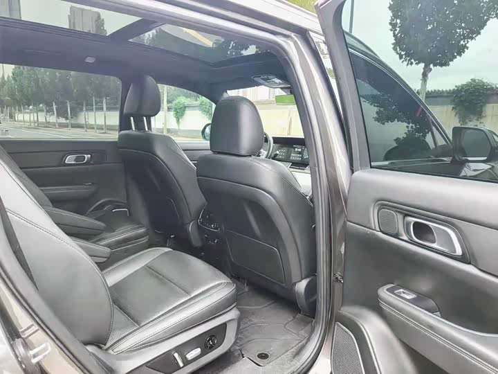 Фото 6 - LiXiang One