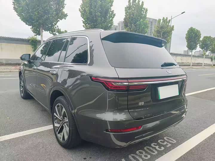 Фото 9 - LiXiang One