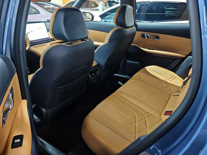 Фото 3 - Geely Galaxy Starship 7