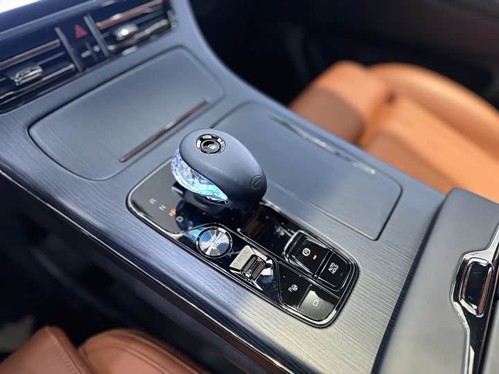 Фото 7 - GAC Trumpchi E9