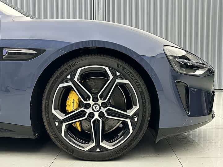 Фото 3 - Xiaomi SU7