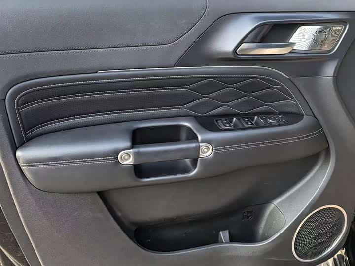 Фото 8 - Tank 300