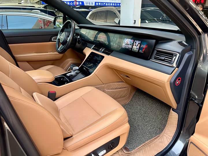 Фото 8 - LiXiang One