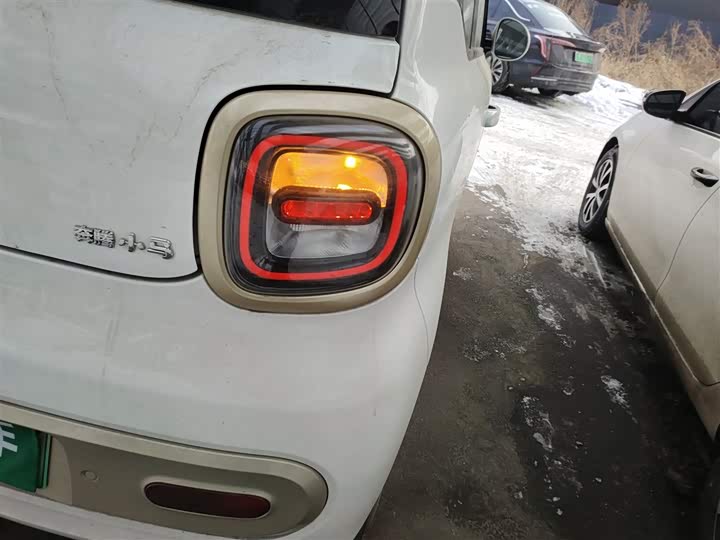 Фото 8 - Bestune Pony