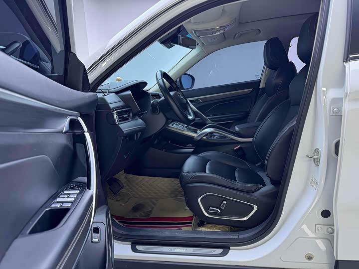 Фото 5 - Geely Atlas