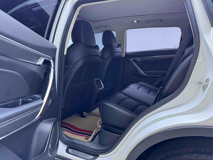 Фото 6 - Geely Atlas