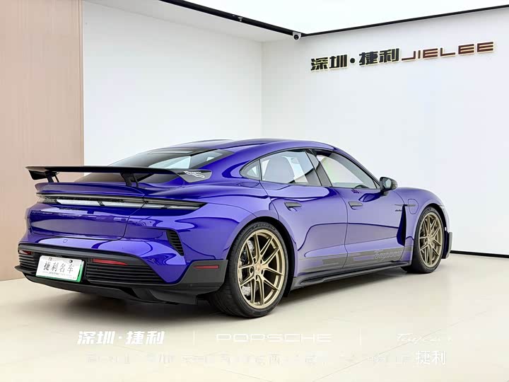 Фото 4 - Porsche Taycan