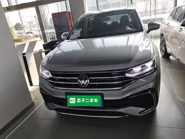 Фото 3 - Volkswagen Tiguan L Pro