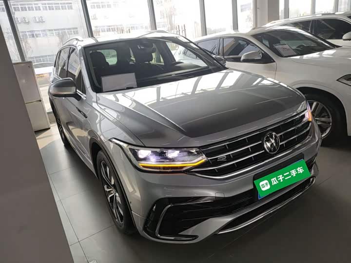 Фото 4 - Volkswagen Tiguan L Pro