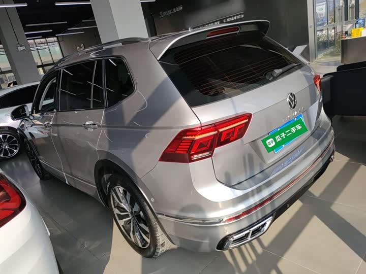 Фото 5 - Volkswagen Tiguan L Pro