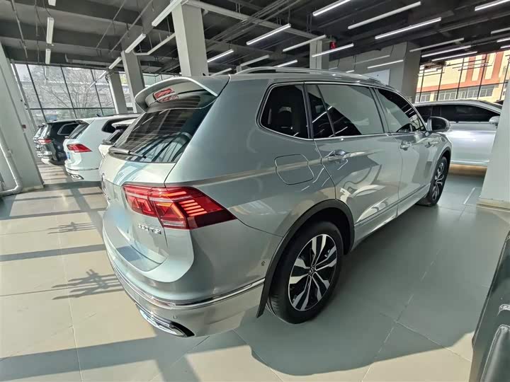 Фото 7 - Volkswagen Tiguan L Pro