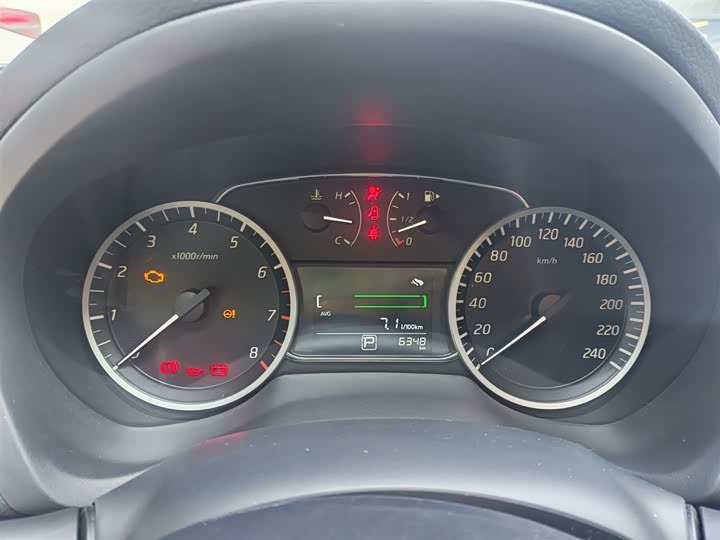 Фото 3 - Nissan Sylphy