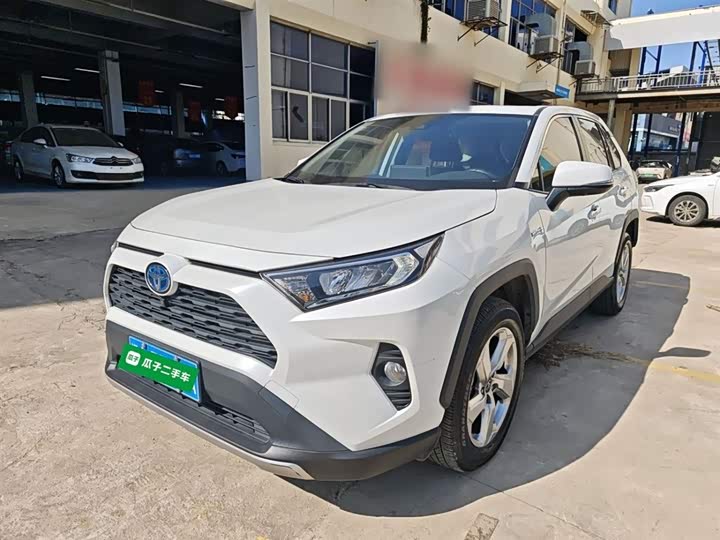 Фото 2 - Toyota RAV4