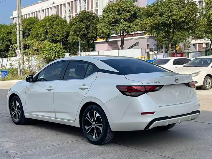 Фото 4 - Nissan Sylphy