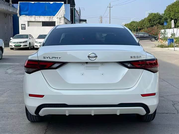 Фото 5 - Nissan Sylphy