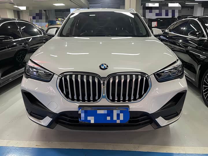 Фото 2 - BMW X1