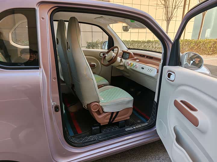 Фото 8 - Bestune Pony