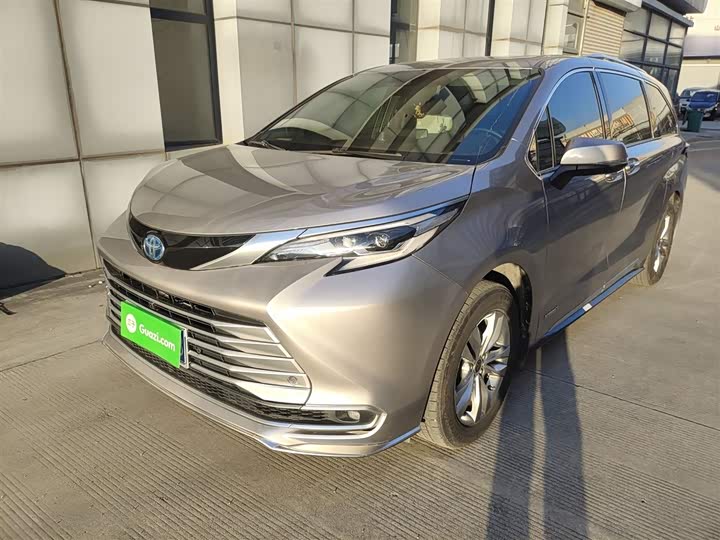 Фото 2 - Toyota Sienna