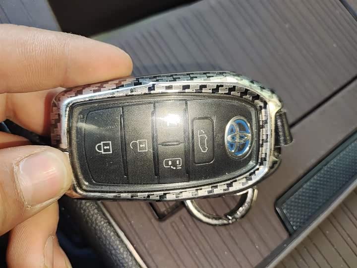 Фото 9 - Toyota Sienna