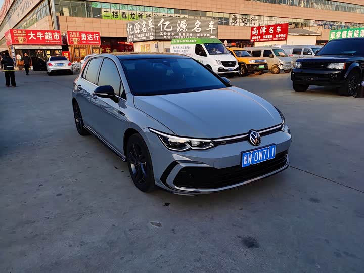 Фото 3 - Volkswagen Golf