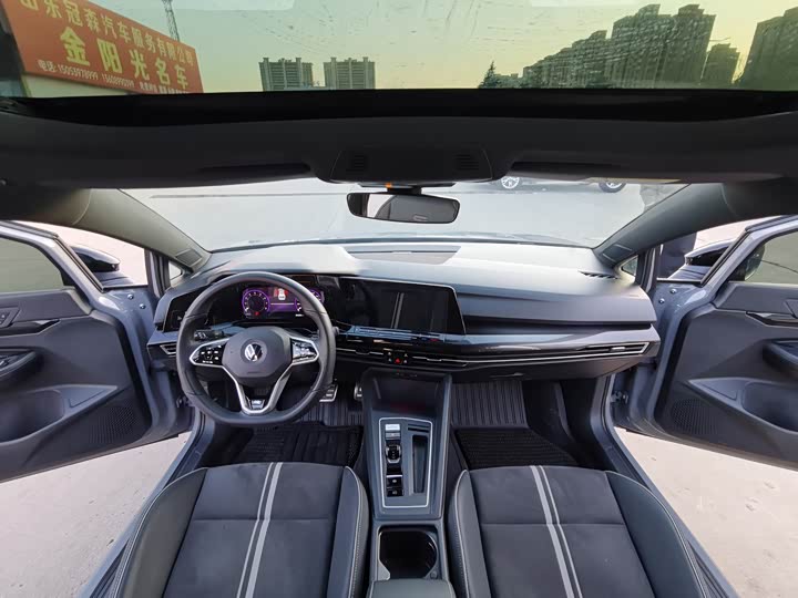 Фото 9 - Volkswagen Golf