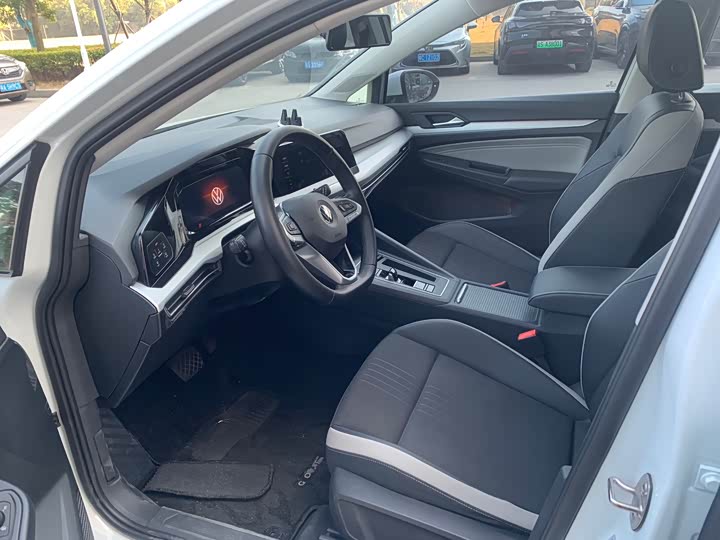 Фото 4 - Volkswagen Golf