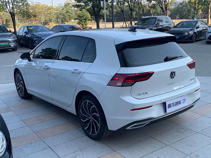 Фото 7 - Volkswagen Golf