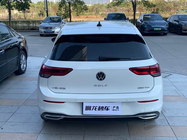 Фото 8 - Volkswagen Golf