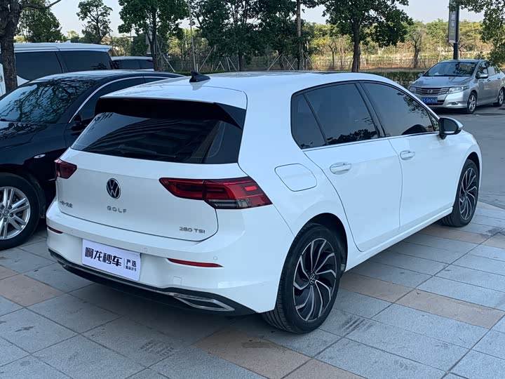 Фото 9 - Volkswagen Golf