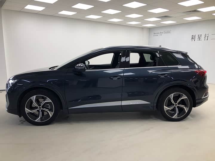 Фото 2 - Audi Q4 e-tron