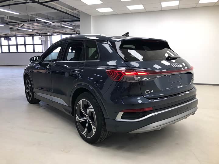 Фото 3 - Audi Q4 e-tron