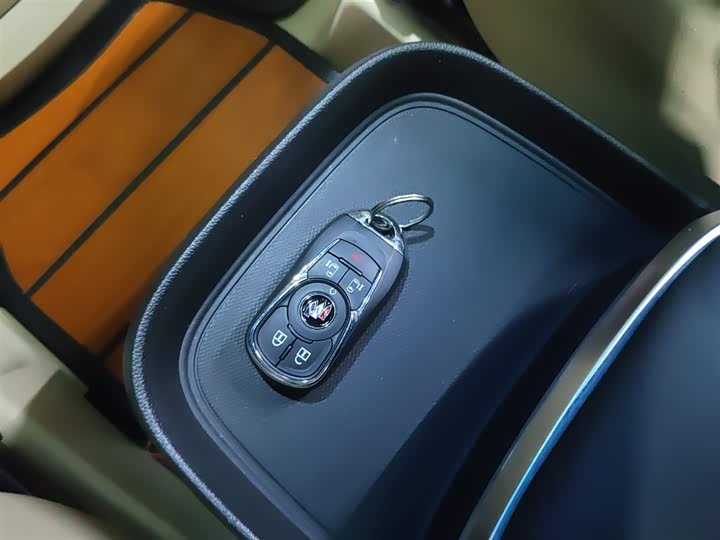 Фото 9 - Buick GL8 ES