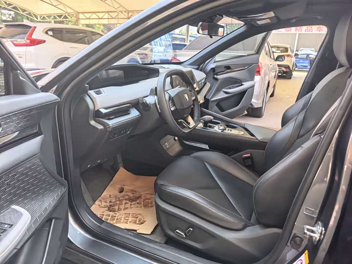 Фото 4 - Changan UNI-V