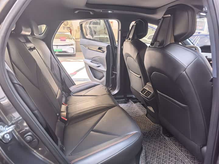 Фото 6 - Changan UNI-V