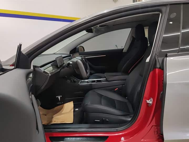 Фото 9 - Tesla Model 3