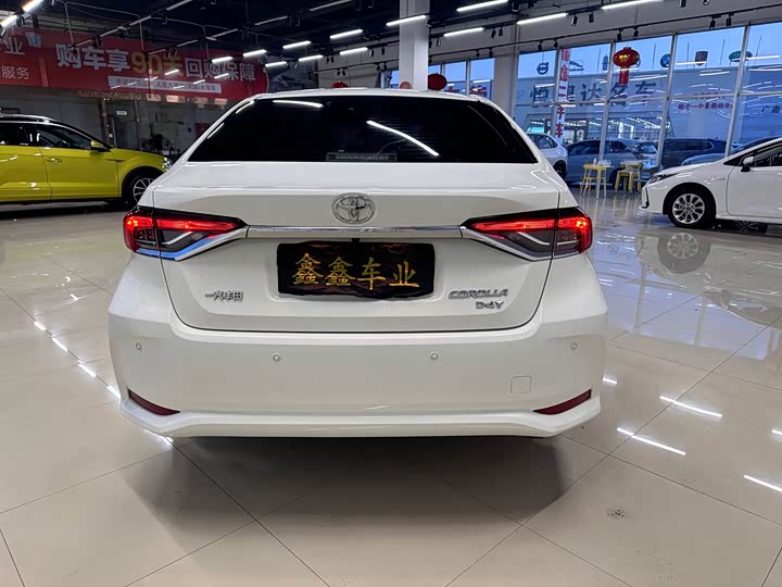 Фото 5 - Toyota Corolla