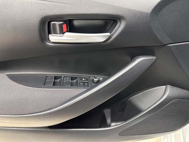 Фото 7 - Toyota Corolla