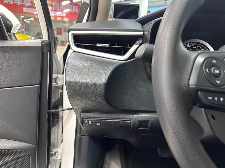 Фото 8 - Toyota Corolla