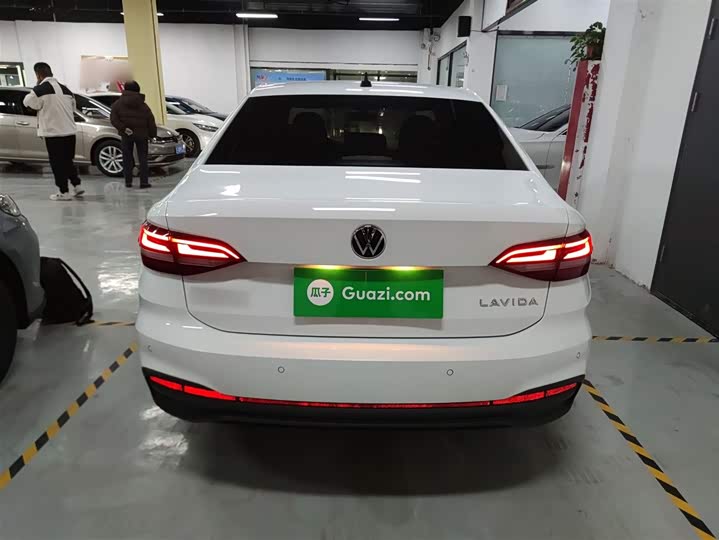 Фото 6 - Volkswagen Lavida