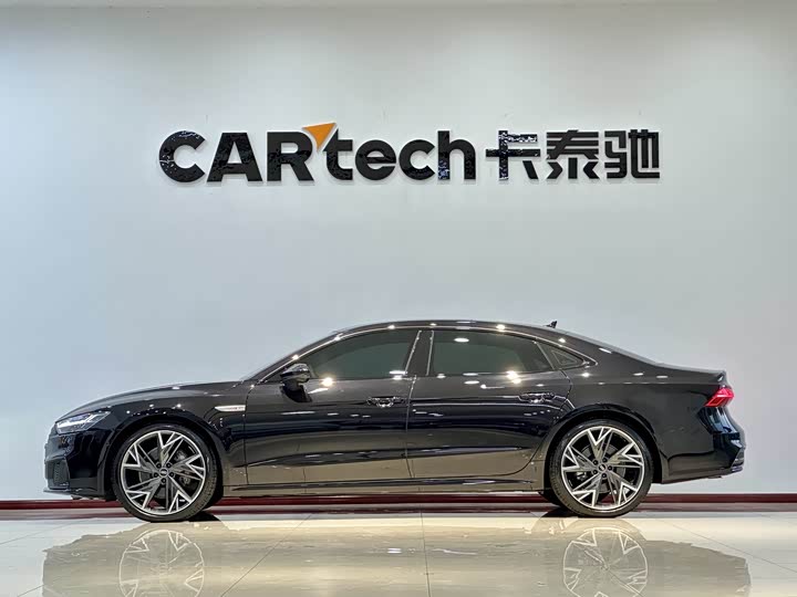 Фото 4 - Audi A7L