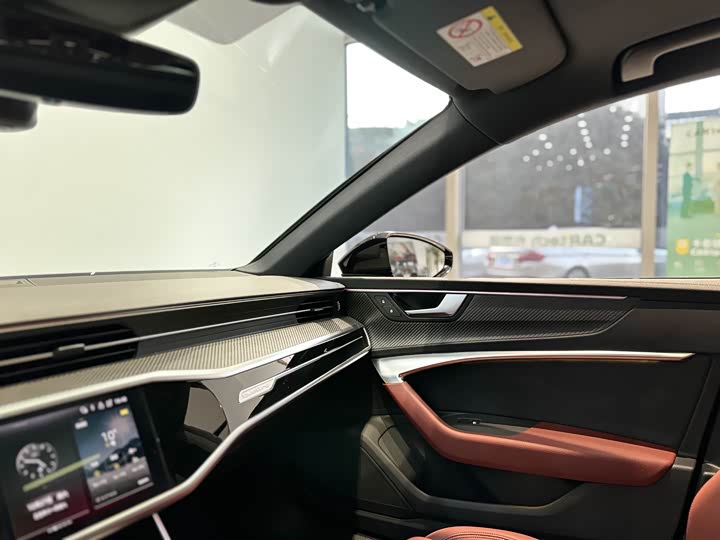 Фото 8 - Audi A7L