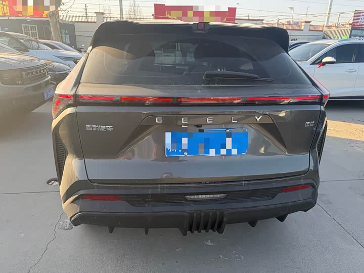 Фото 5 - Geely Atlas