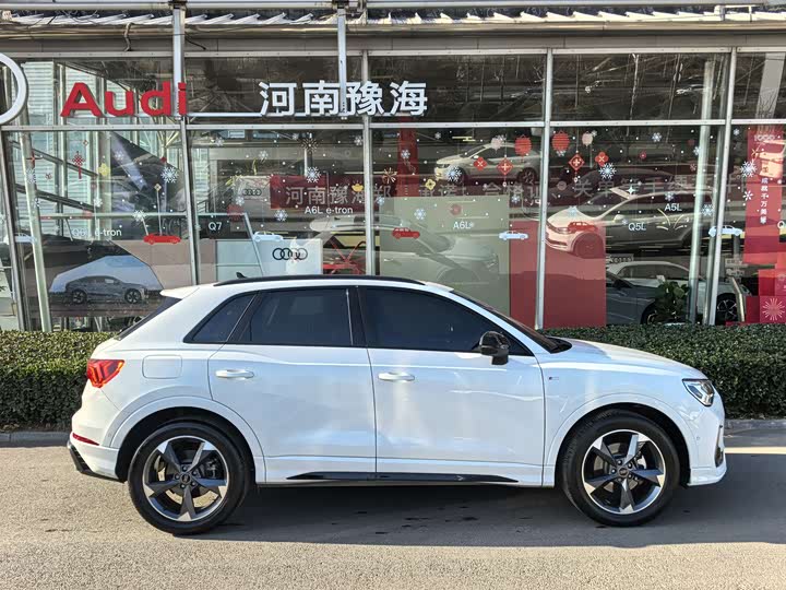 Фото 2 - Audi Q3